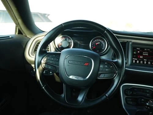 Dodge Challenger SXT | V6 | Camera | Bluetooth, снимка 16 - Автомобили и джипове - 55315163