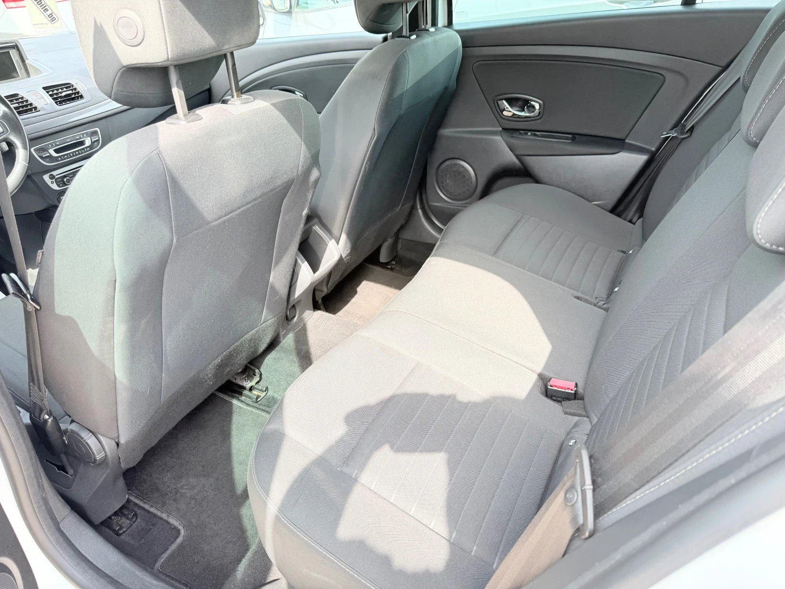 Renault Megane 1.5dci 110k* 6b* Avtom* Navi* UNIKAT* , снимка 7 - Автомобили и джипове - 39425629