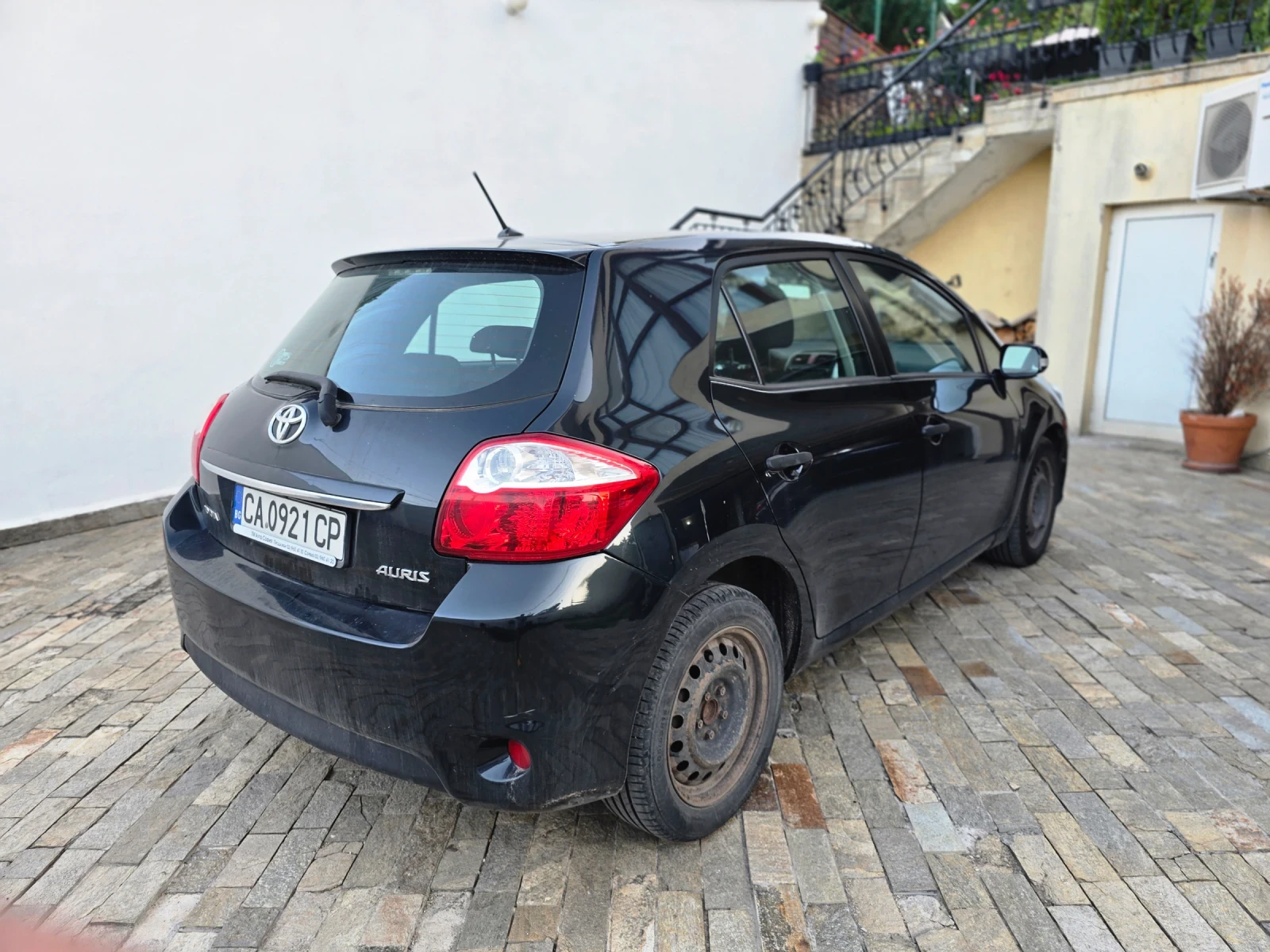 Toyota Auris  - изображение 2