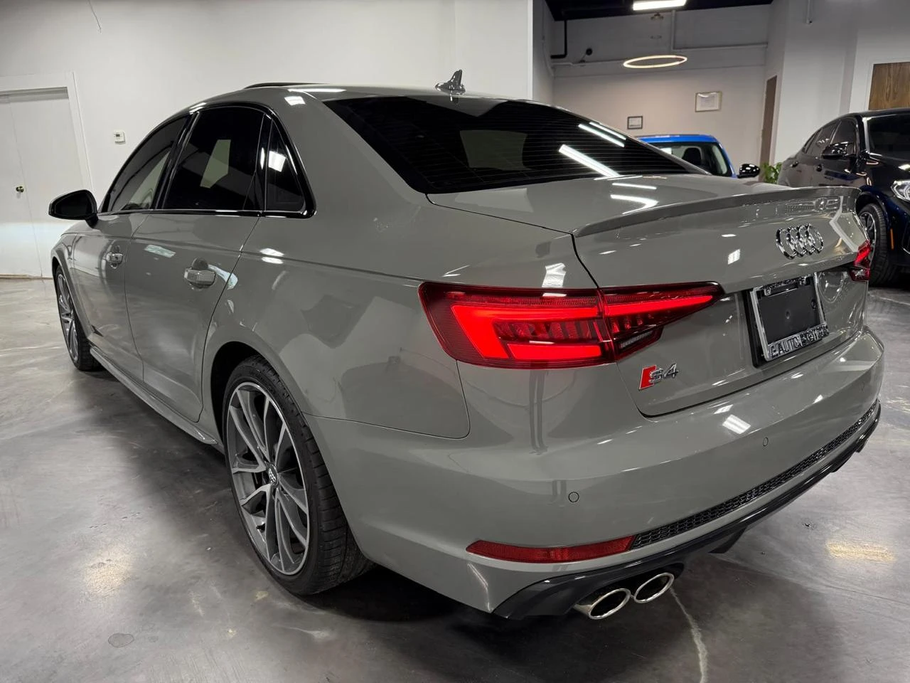 Audi S4 Progressiv* Авто финансиране* Карфакс - изображение 2