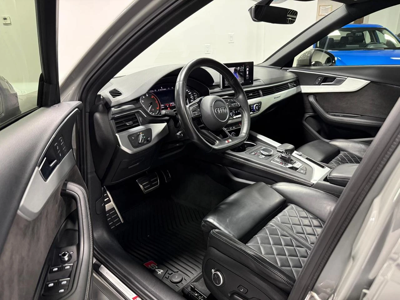 Audi S4 Progressiv* Авто финансиране* Карфакс - изображение 6