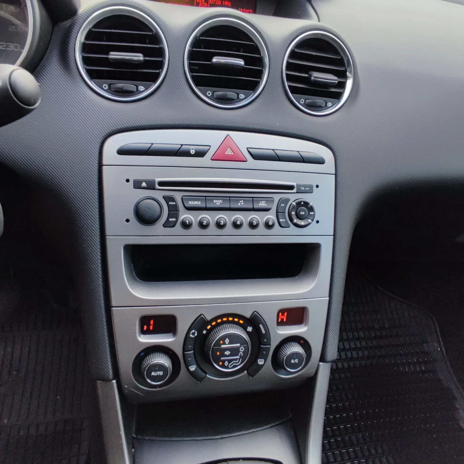 Peugeot 308 1.6i* 16v* KLIMATRONIK* 105���.��*  | Mobile.bg � ����������� 12