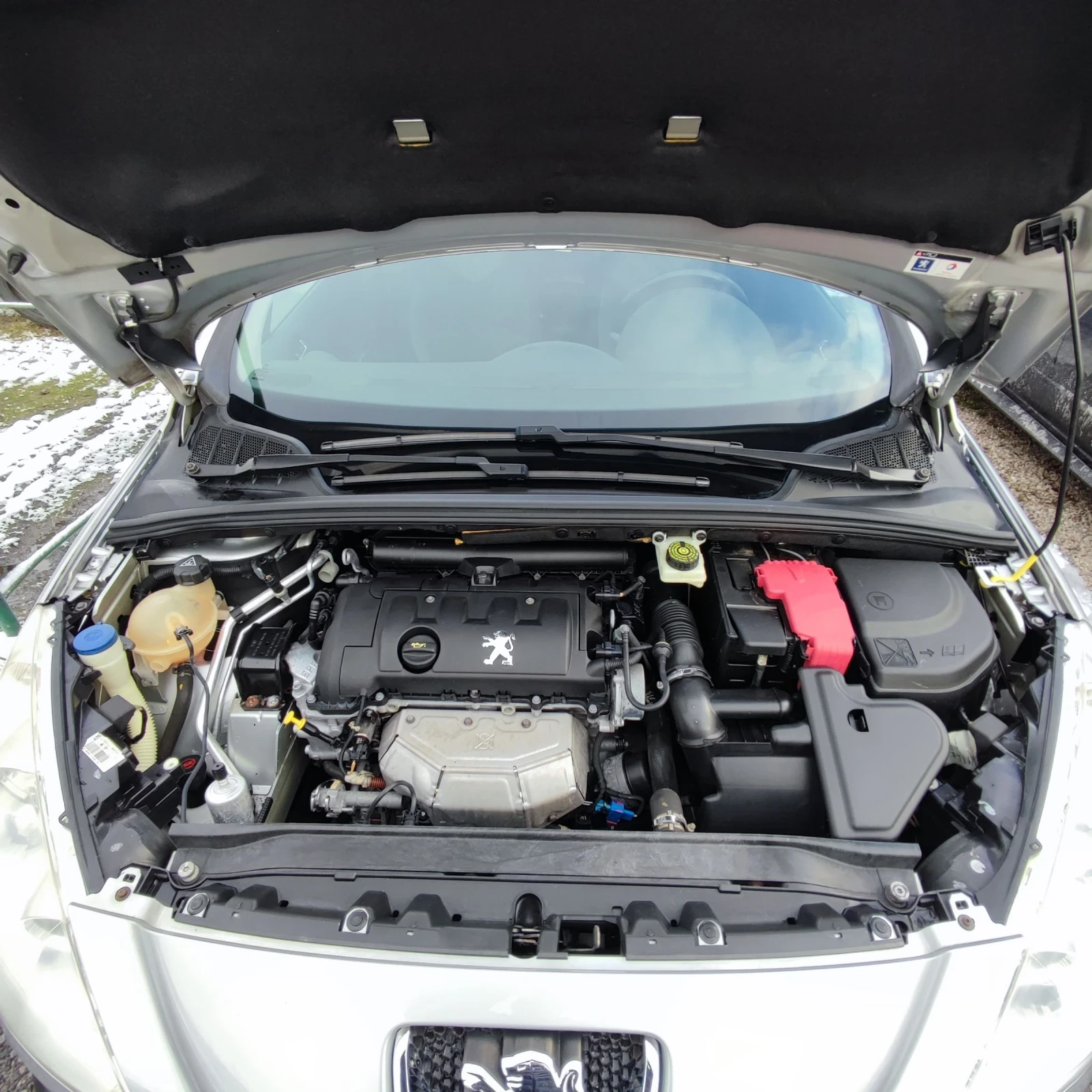 Peugeot 308 1.6i* 16v* KLIMATRONIK* 105хил.км* , снимка 16 - Автомобили и джипове - 53035567