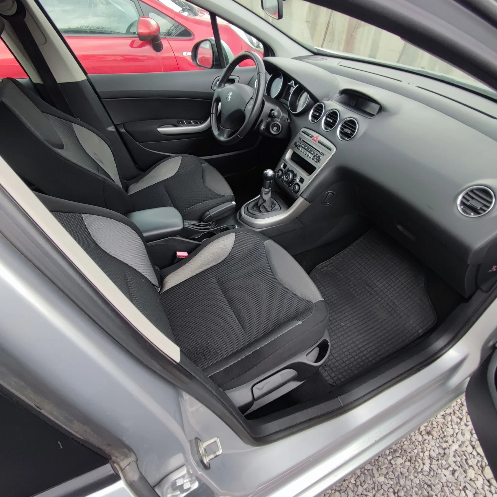 Peugeot 308 1.6i* 16v* KLIMATRONIK* 105хил.км* , снимка 9 - Автомобили и джипове - 53035567