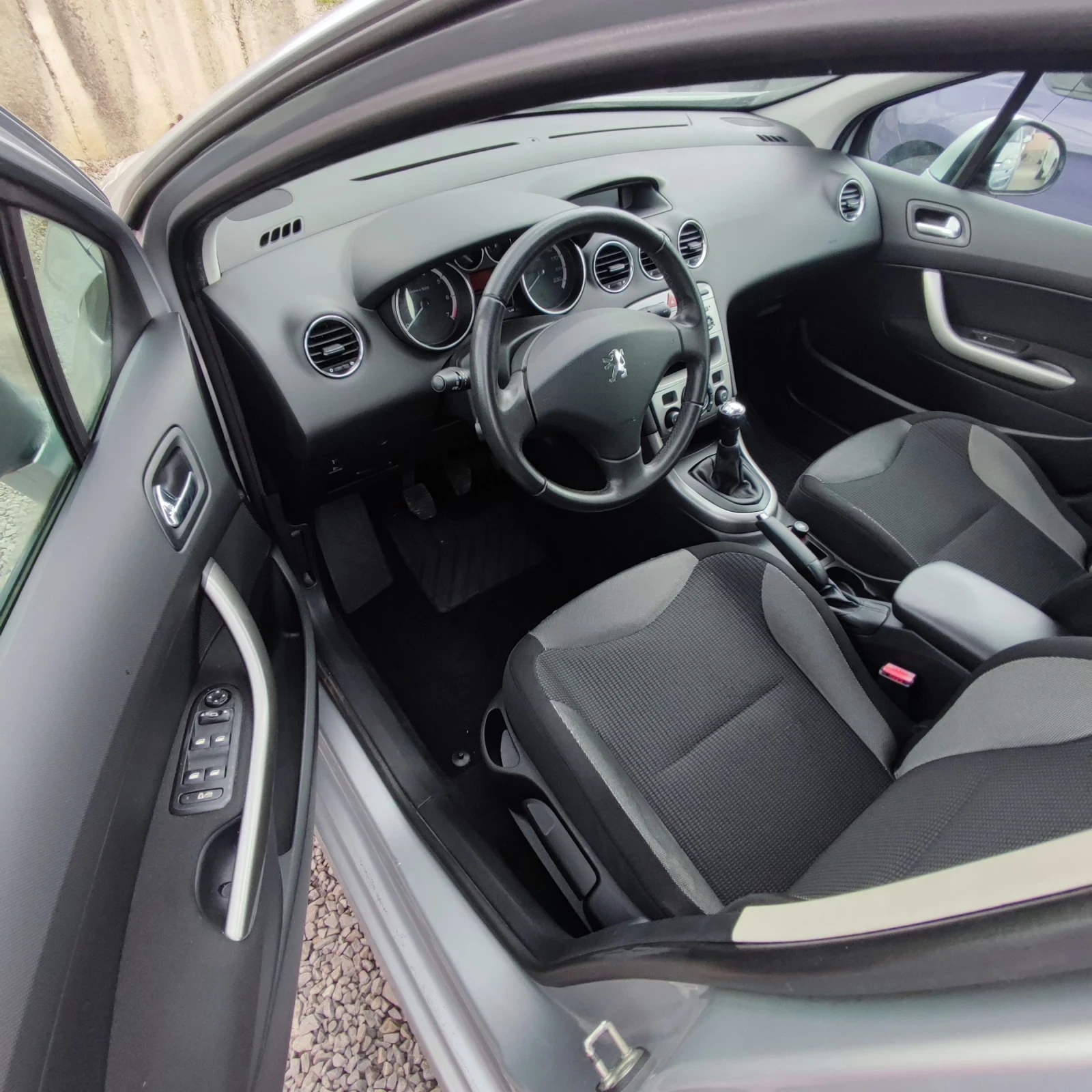 Peugeot 308 1.6i* 16v* KLIMATRONIK* 105хил.км* , снимка 7 - Автомобили и джипове - 53035567