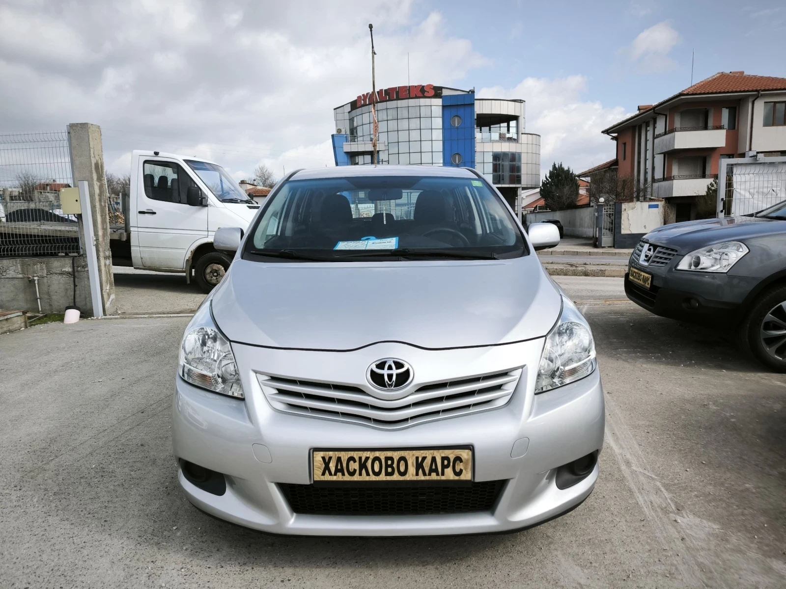 Toyota Verso 2.0D - изображение 2