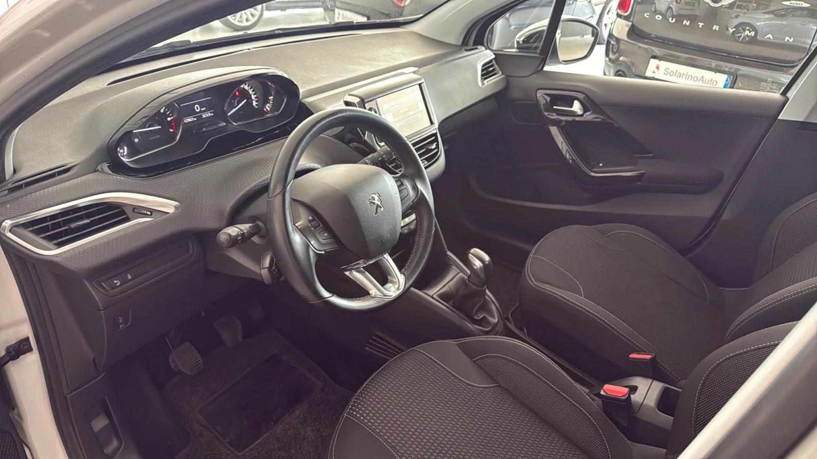 Peugeot 208 1.2 Allure, снимка 6 - Автомобили и джипове - 54255855