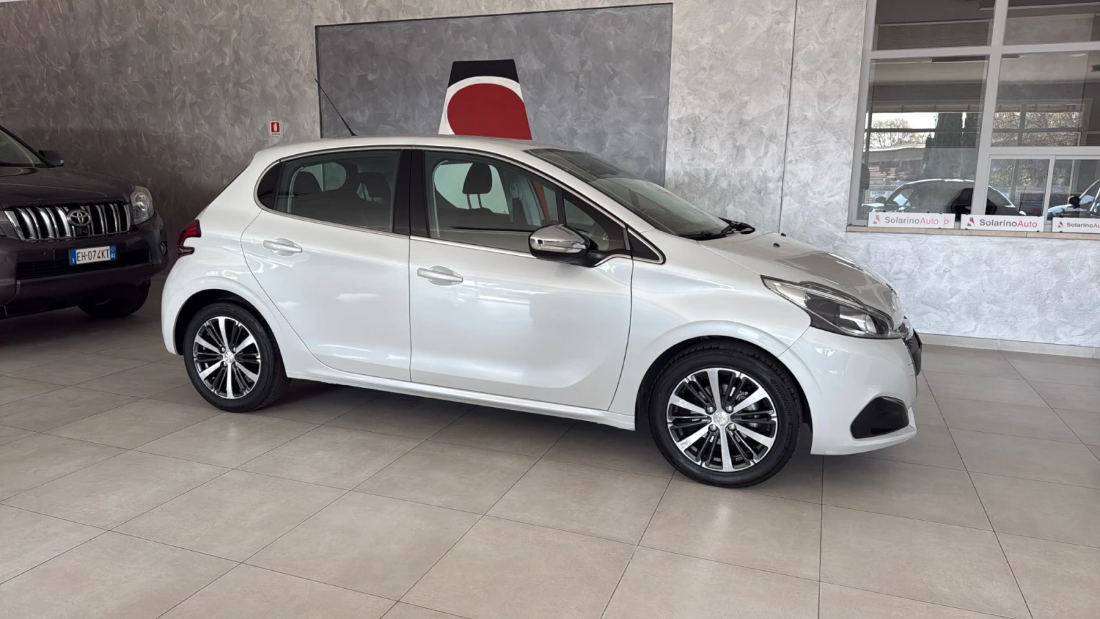 Peugeot 208 1.2 Allure, снимка 3 - Автомобили и джипове - 54255855