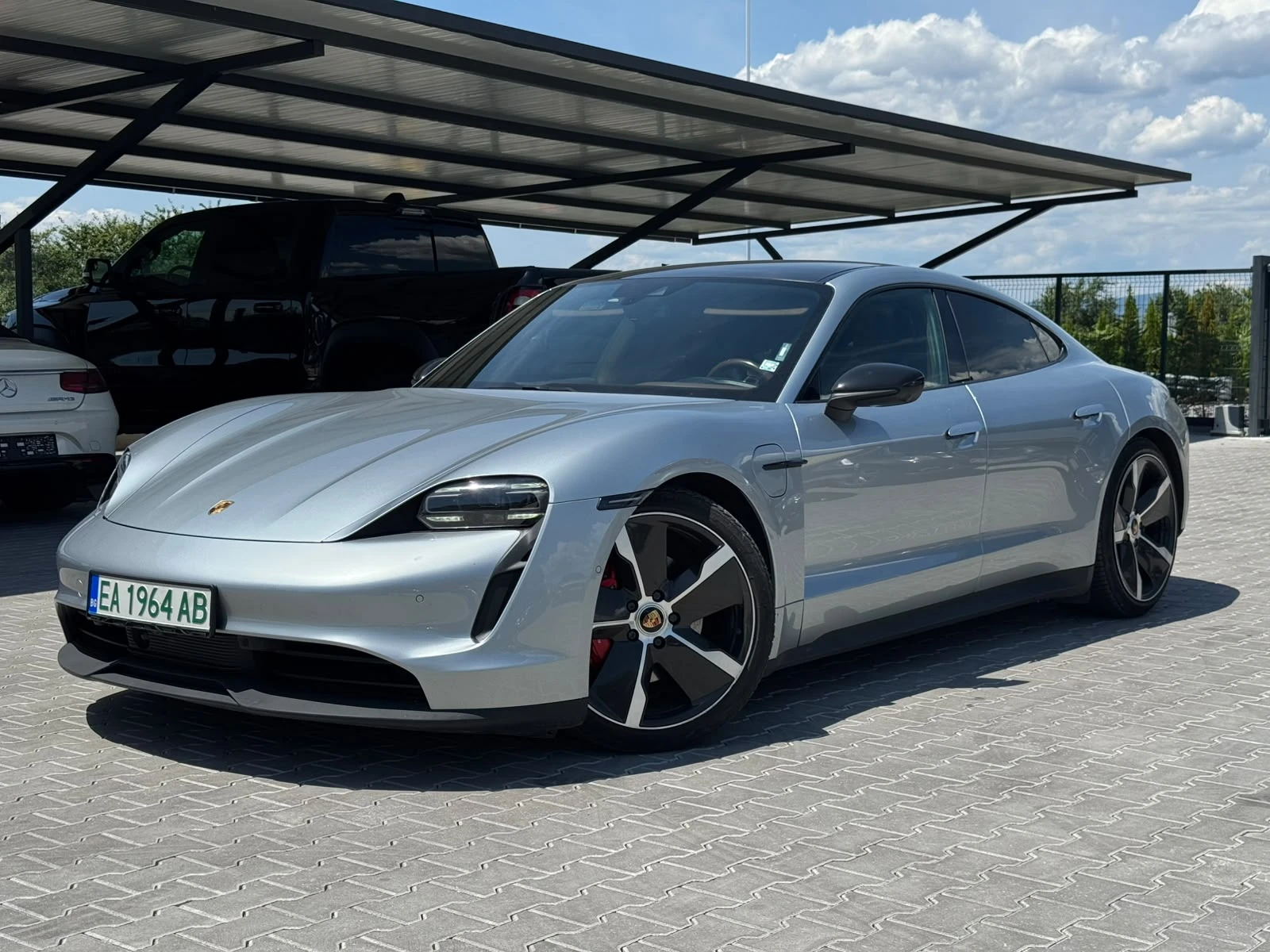 Porsche Taycan 4S* Готов Лизинг* , снимка 3 - Автомобили и джипове - 54383554