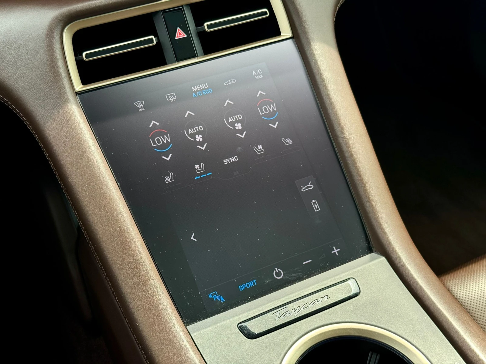 Porsche Taycan 4S* Готов Лизинг* , снимка 12 - Автомобили и джипове - 54383554