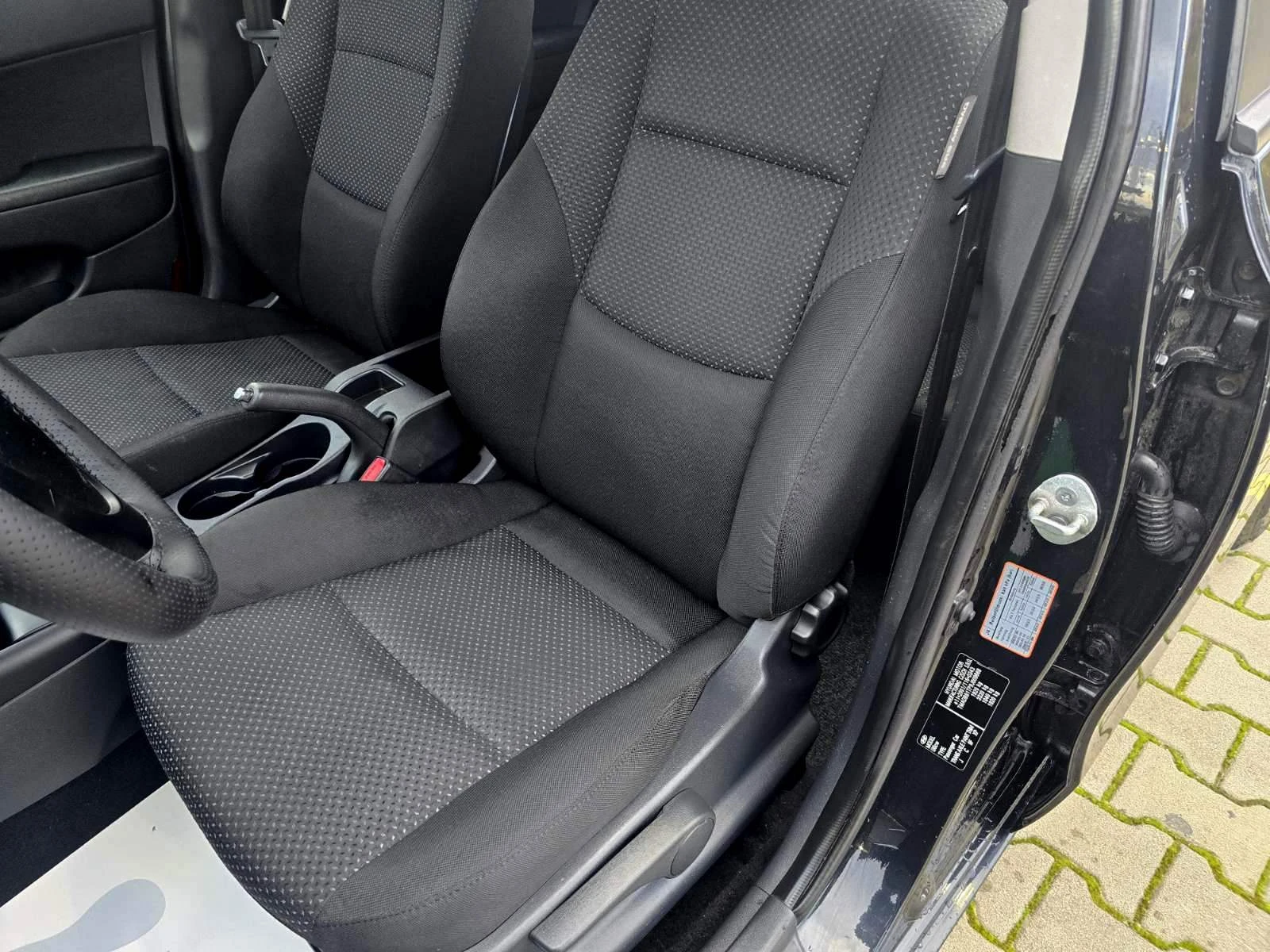 Hyundai I30 1.6CRDI/ПЕРФЕКТЕН, снимка 9 - Автомобили и джипове - 54666506