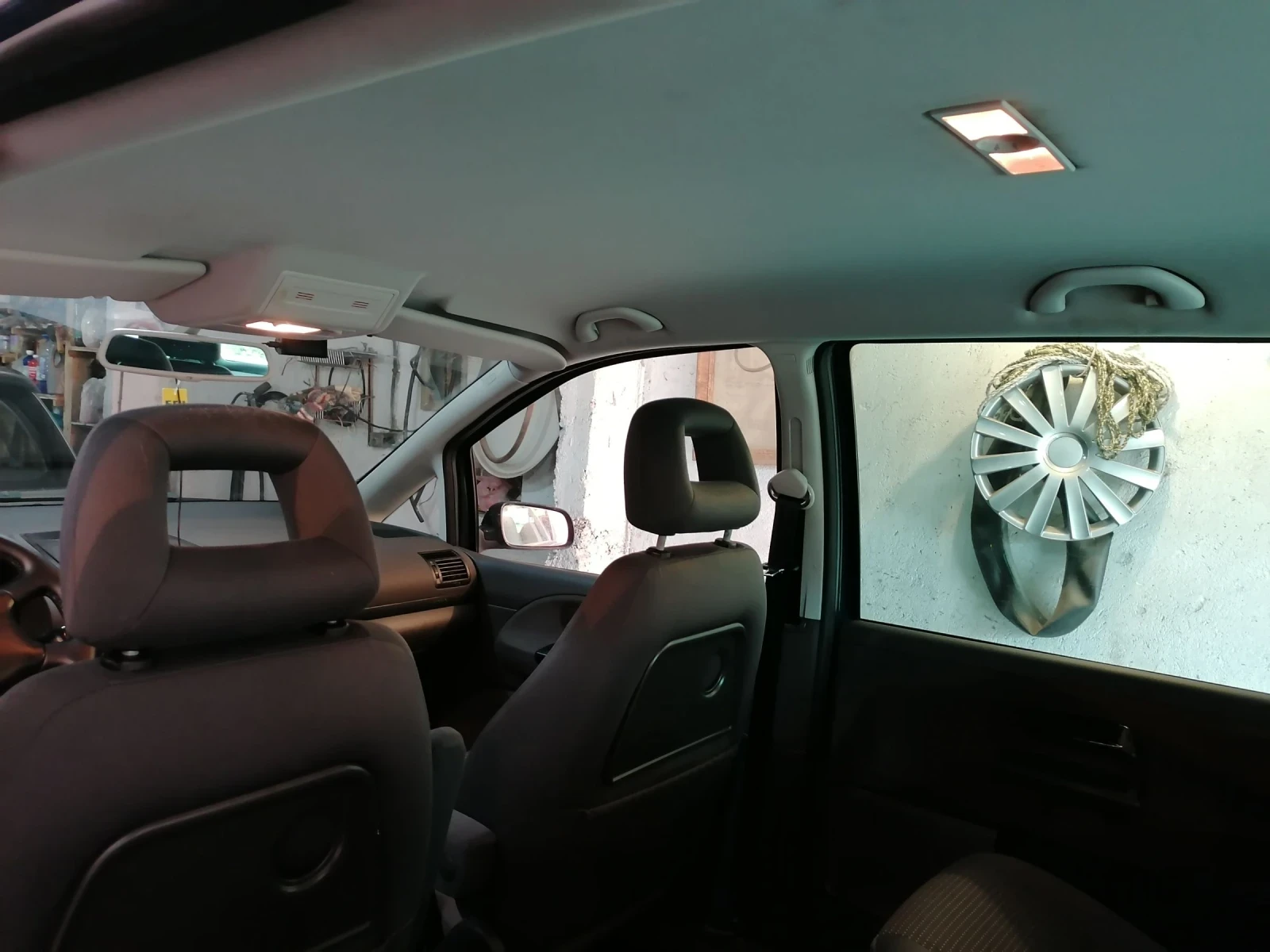 Seat Alhambra, снимка 14 - Автомобили и джипове - 54780579