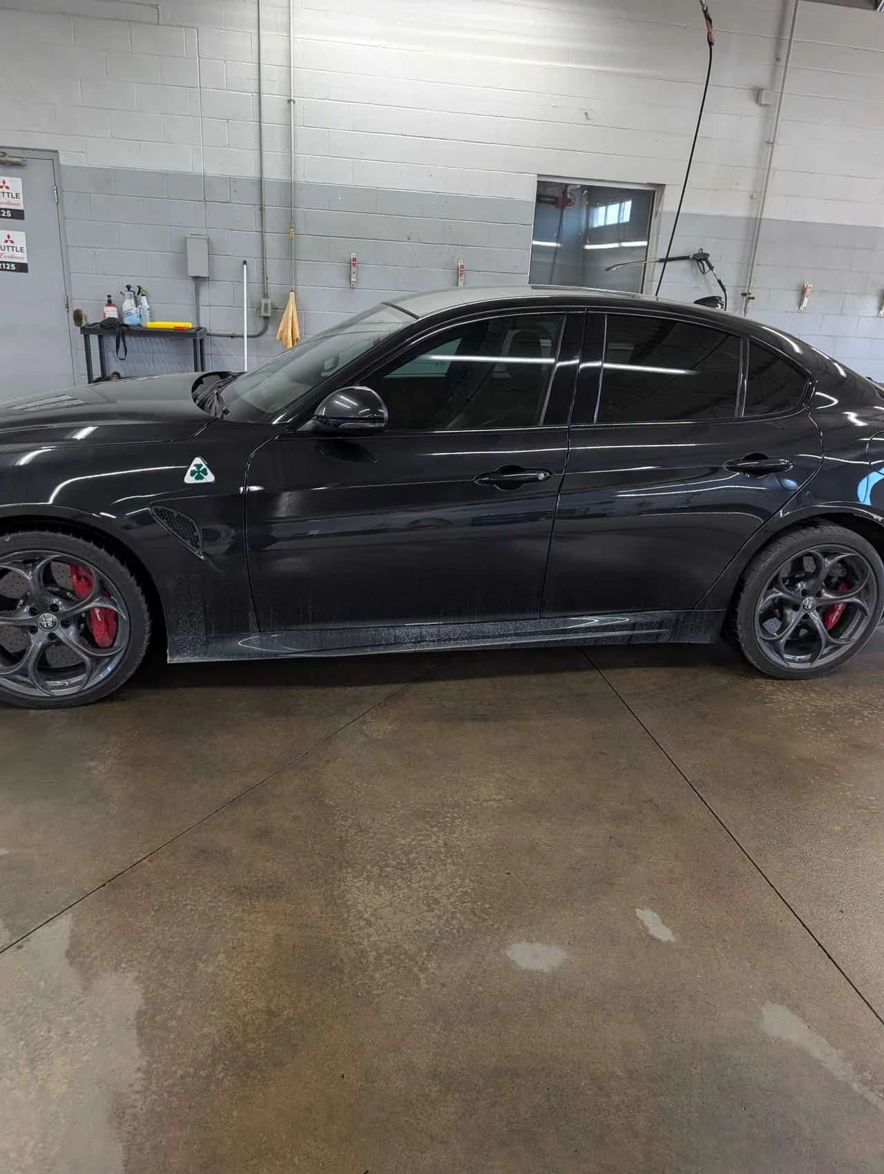 Alfa Romeo Giulia Quadrifoglio / CARBON /  АВТОКРЕДИТ, снимка 2 - Автомобили и джипове - 54920034