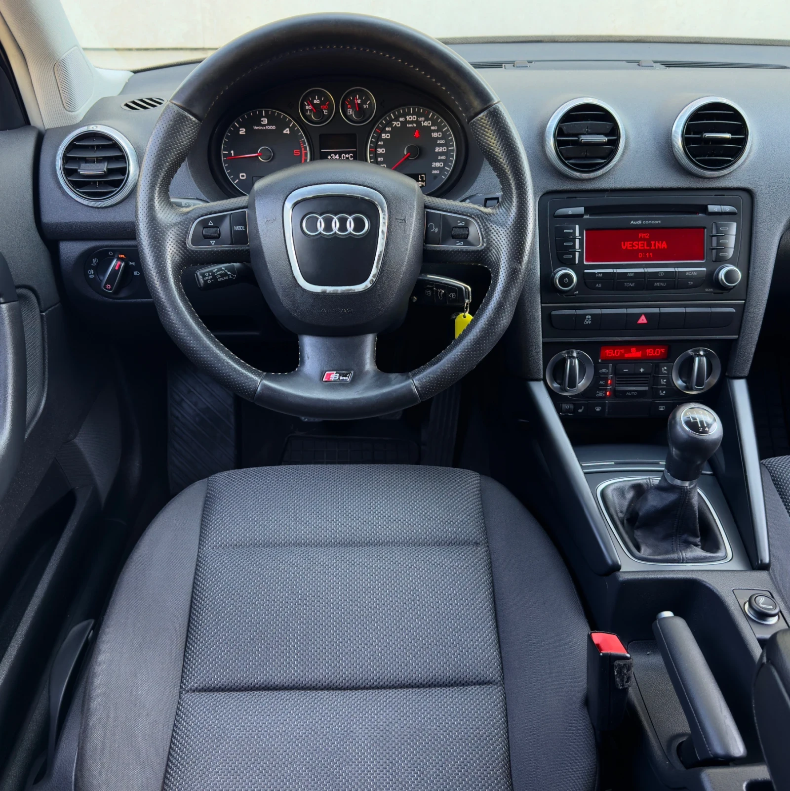 Audi A3 1.6TDi S-LINE//FACELIFT, снимка 11 - Автомобили и джипове - 55499804