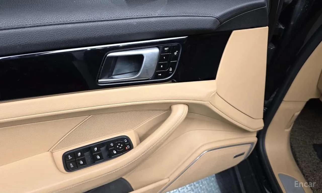 Porsche Panamera * 3.0 AWD * ОПЦИЯ ЗА ФИНАНСИРАНЕ, снимка 17 - Автомобили и джипове - 55614018