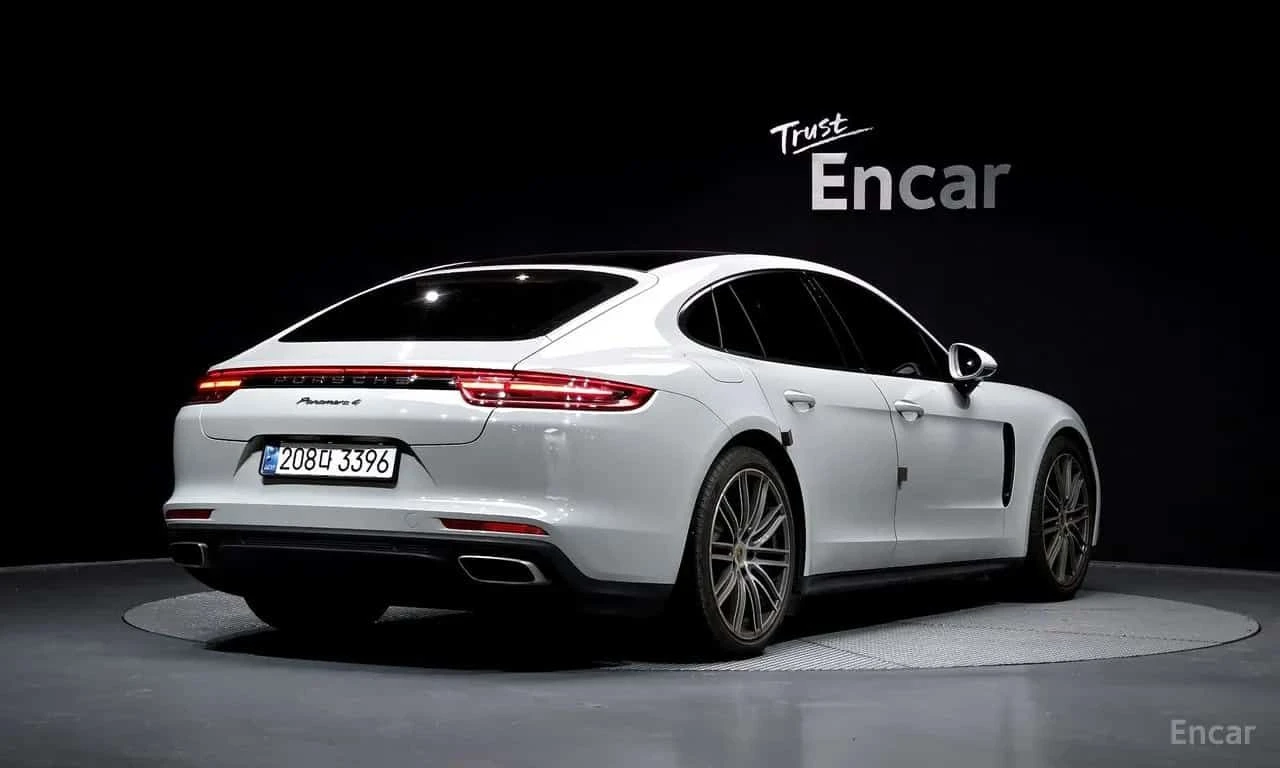 Porsche Panamera * 3.0 AWD * ОПЦИЯ ЗА ФИНАНСИРАНЕ, снимка 2 - Автомобили и джипове - 55614018