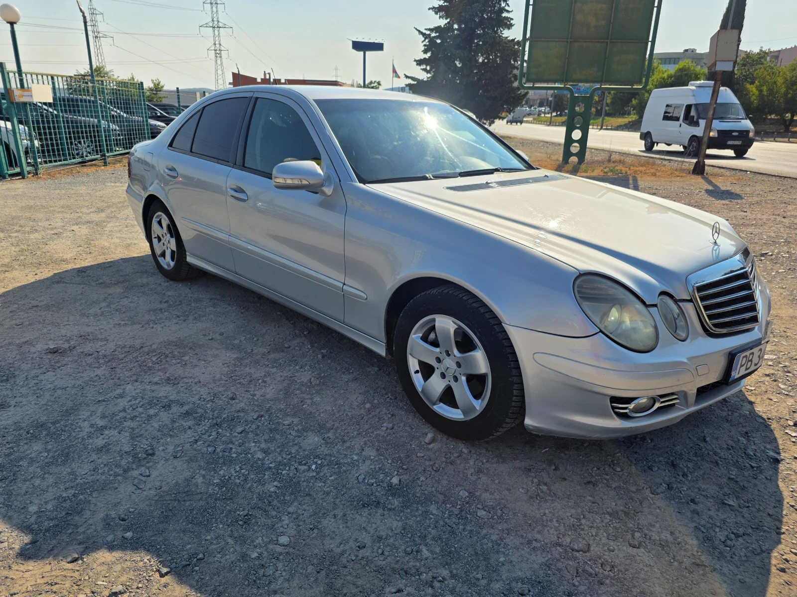 Mercedes-Benz E 200 2.2 CDI AUTOMATIC , снимка 3 - Автомобили и джипове - 55770825