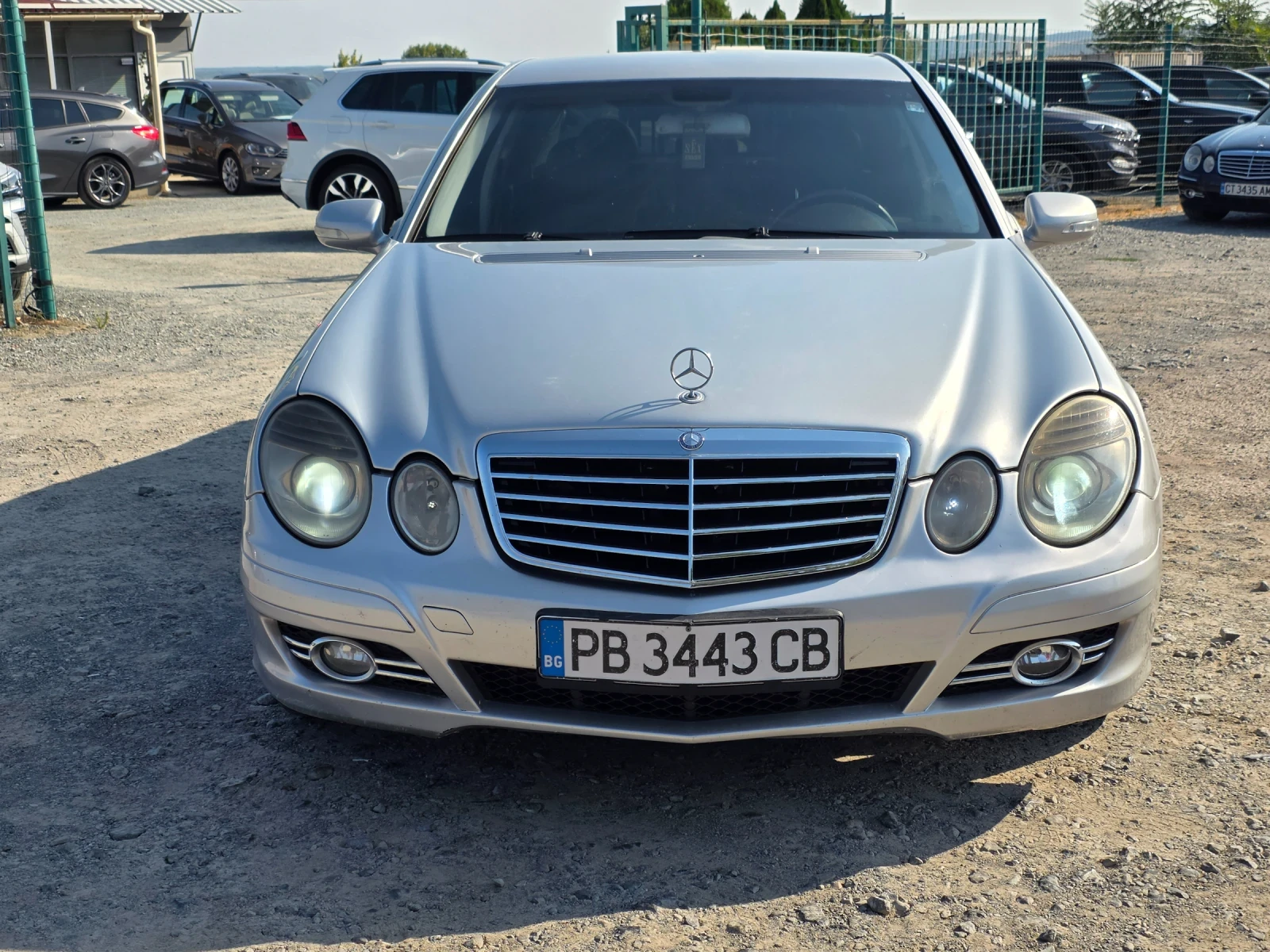 Mercedes-Benz E 200 2.2 CDI AUTOMATIC , снимка 2 - Автомобили и джипове - 55770825