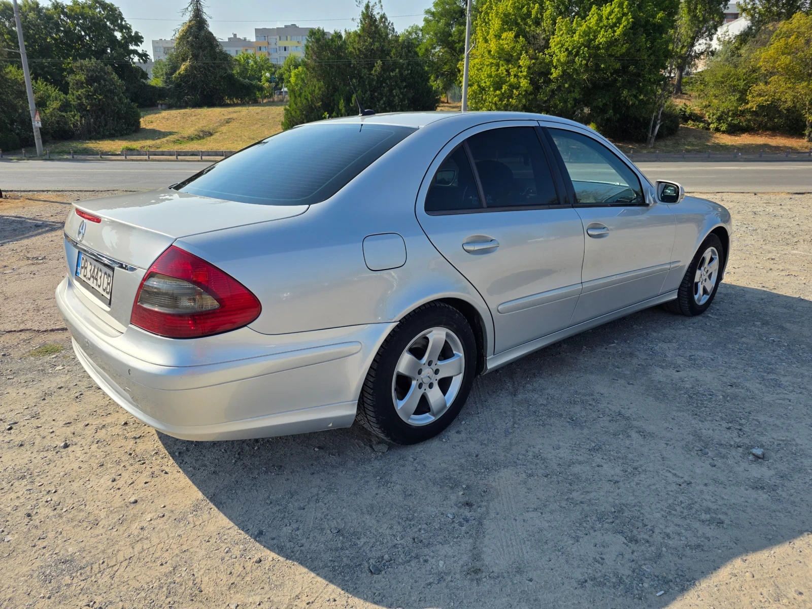 Mercedes-Benz E 200 2.2 CDI AUTOMATIC , снимка 4 - Автомобили и джипове - 55770825