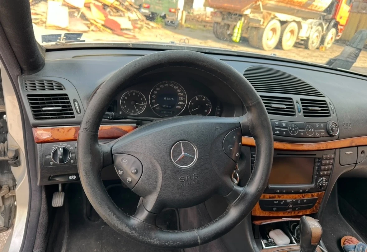 Mercedes-Benz E 270, снимка 6 - Автомобили и джипове - 55920818