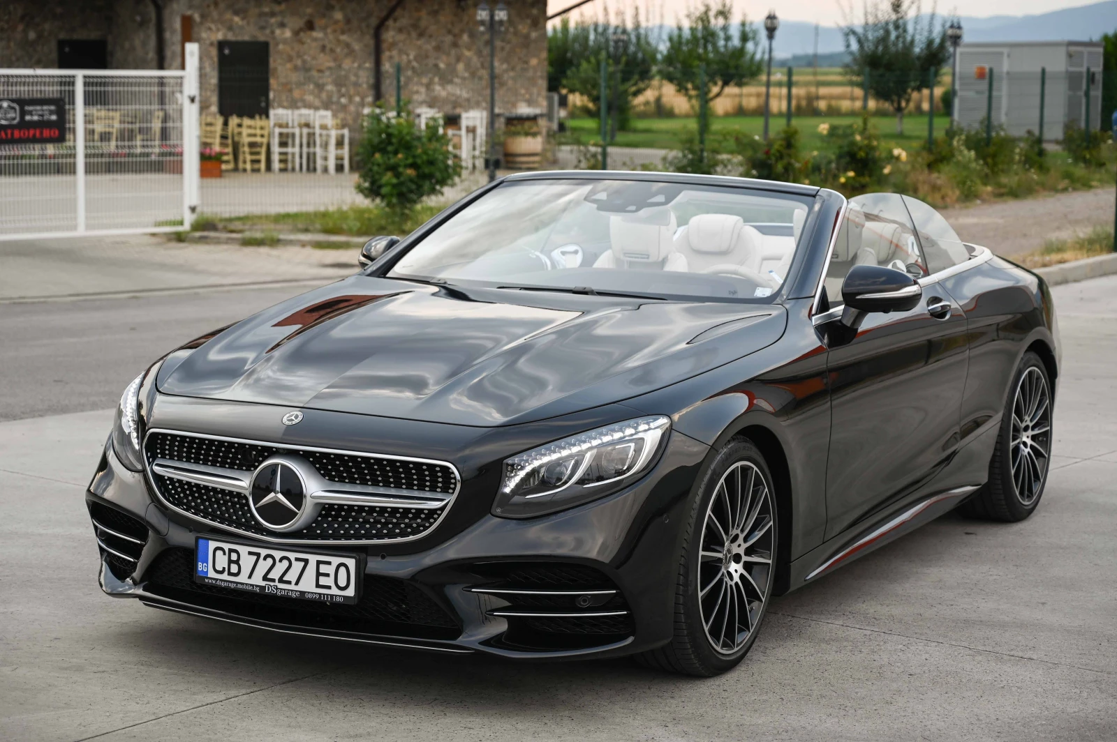 Mercedes-Benz S 560 AMG-Line* Swarovski* Burmester* 360* Full, снимка 2 - Автомобили и джипове - 55986809