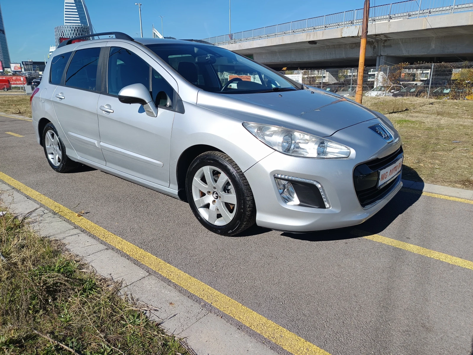 Peugeot 308 1.6 E-HDI, снимка 3 - Автомобили и джипове - 56124041