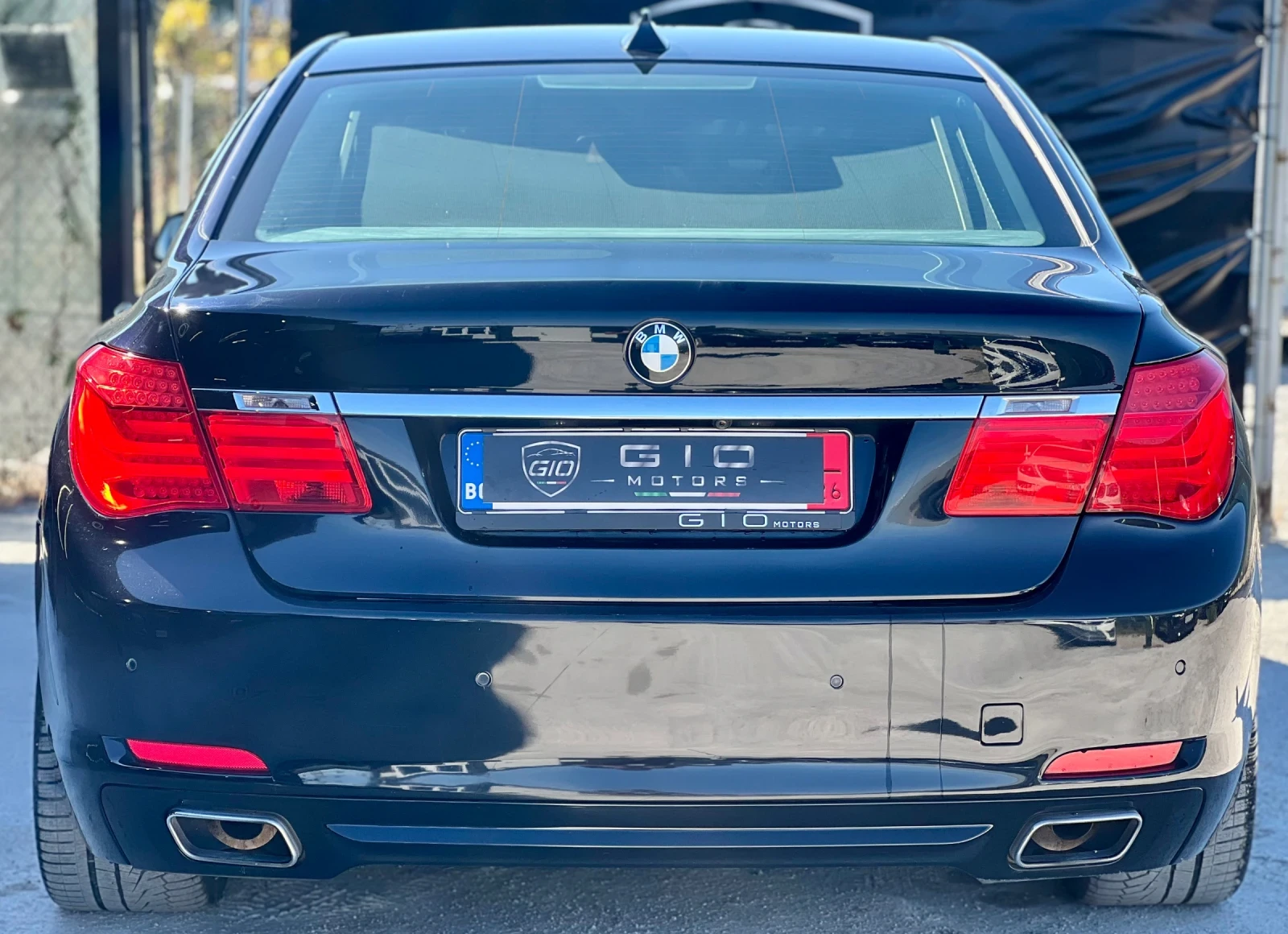 BMW 740 INDIVIDUAL* FULL* Телевизор* HeadUP* Distronic* По, снимка 4 - Автомобили и джипове - 56340021
