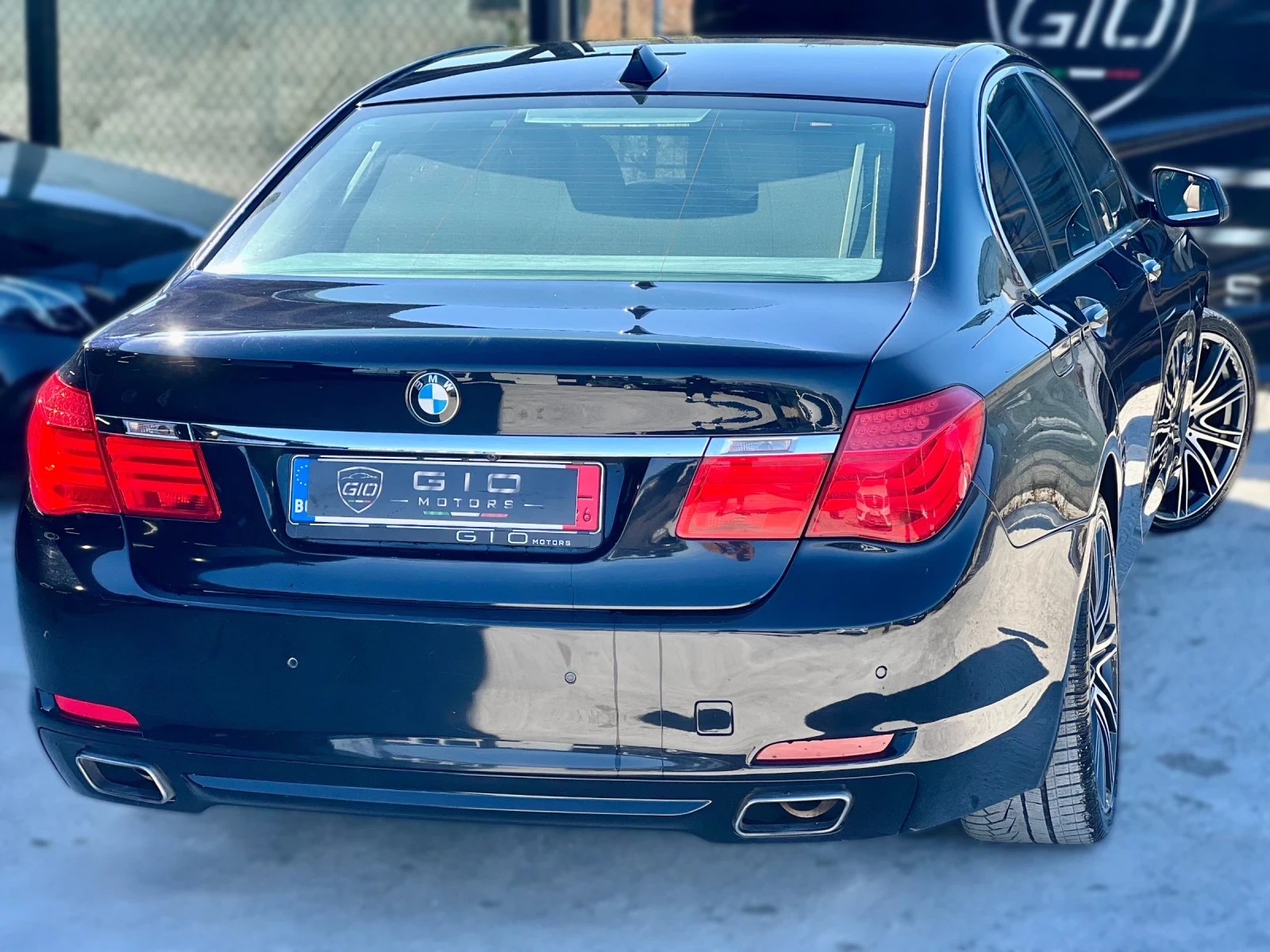 BMW 740 INDIVIDUAL* FULL* Телевизор* HeadUP* Distronic* По, снимка 5 - Автомобили и джипове - 56340021