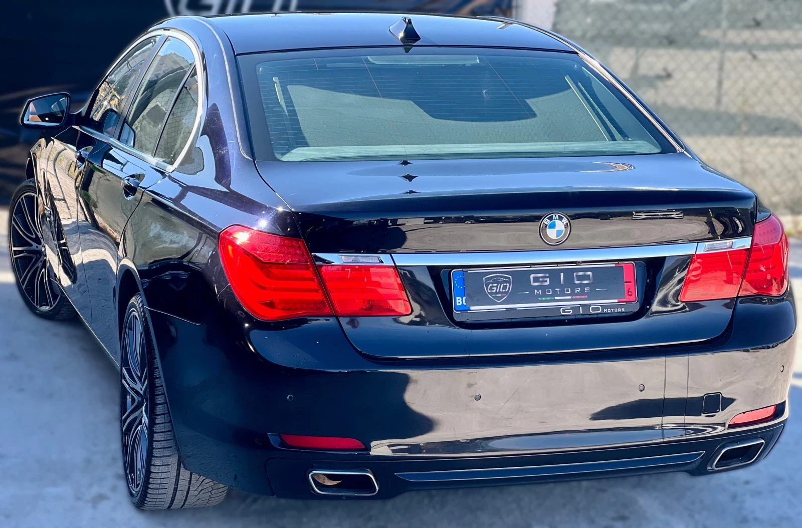 BMW 740 INDIVIDUAL* FULL* Телевизор* HeadUP* Distronic* По, снимка 6 - Автомобили и джипове - 56340021