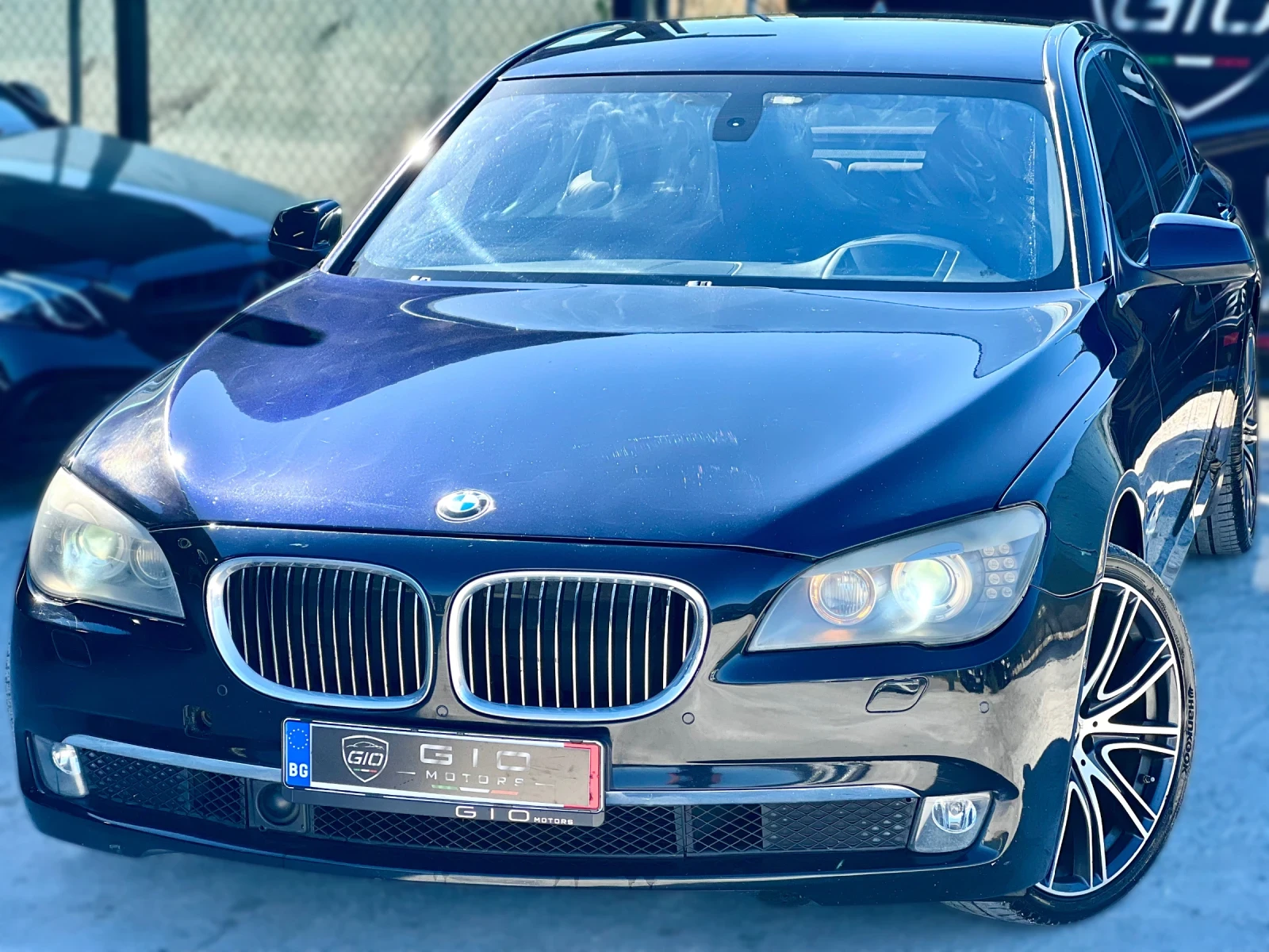 BMW 740 INDIVIDUAL* FULL* Телевизор* HeadUP* Distronic* По, снимка 2 - Автомобили и джипове - 56340021