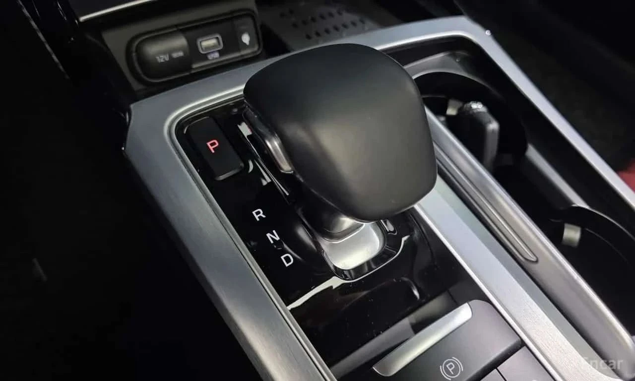 Kia Stinger, снимка 9 - Автомобили и джипове - 56730453
