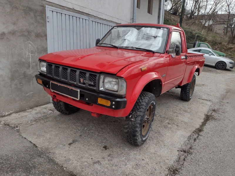 Toyota Hilux 4 x4, снимка 9 - Автомобили и джипове - 47590725