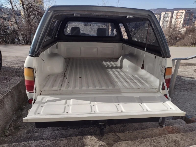 Toyota Hilux 4 x4, снимка 5 - Автомобили и джипове - 47590725