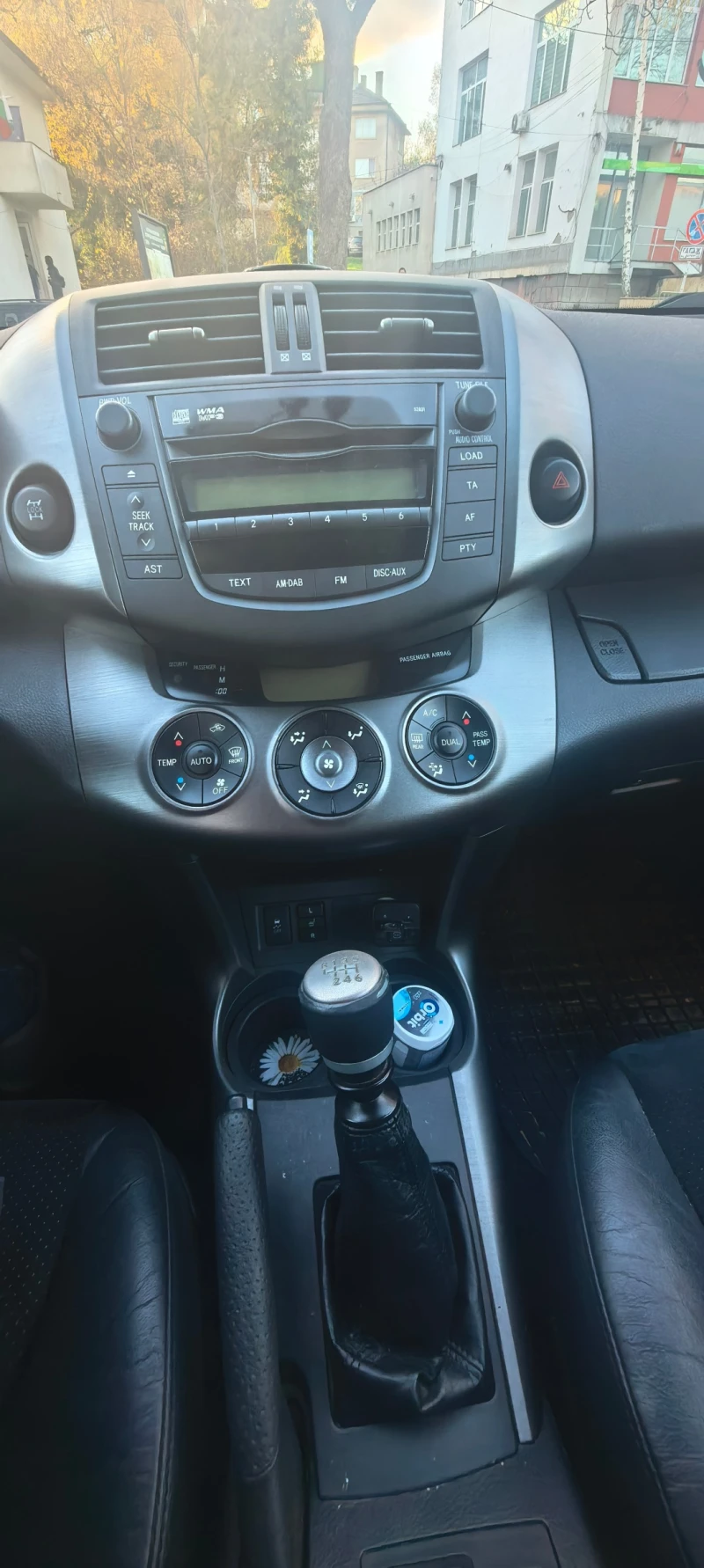 Toyota Rav4  D4D, снимка 6 - Автомобили и джипове - 52910824