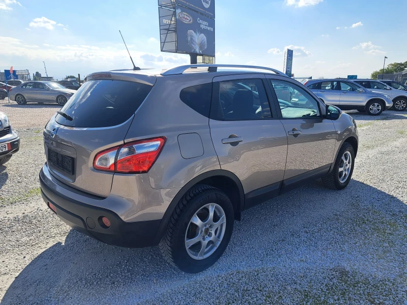 Nissan Qashqai 2.0 Кожен салон, снимка 5 - Автомобили и джипове - 53071615
