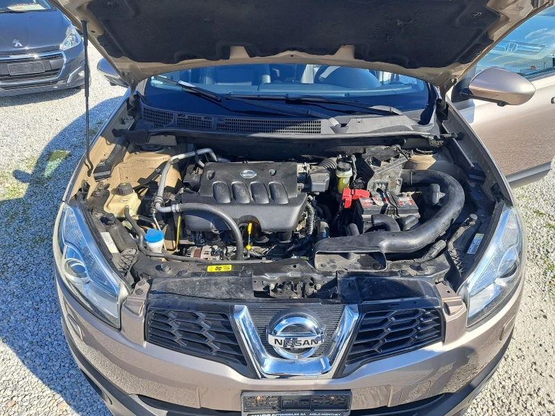Nissan Qashqai 2.0 Кожен салон, снимка 15 - Автомобили и джипове - 53071615