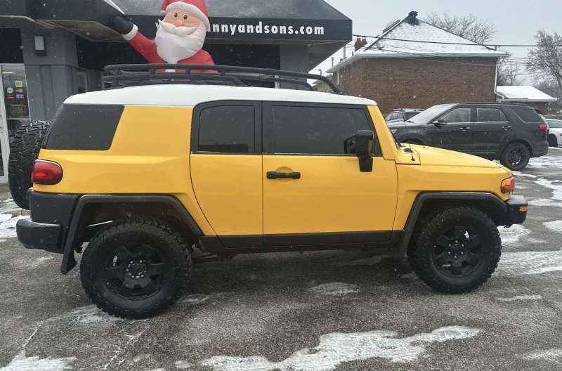 Toyota Fj cruiser, снимка 2 - Автомобили и джипове - 53430465