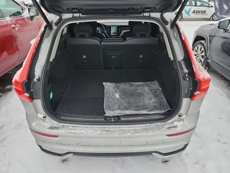 Volvo XC60 * PLUS DARK THEME * CARFAX * PANORAMA * ПОДГРЕВ * , снимка 7 - Автомобили и джипове - 53563772