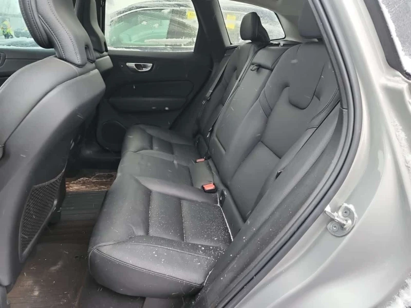 Volvo XC60 * PLUS DARK THEME * CARFAX * PANORAMA * ПОДГРЕВ * , снимка 15 - Автомобили и джипове - 53563772