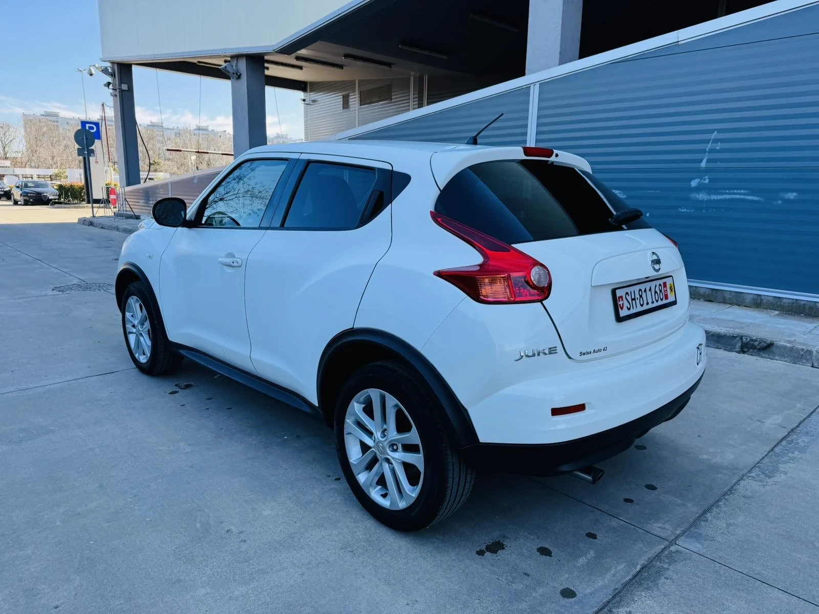 Nissan Juke 1.6i TEKNA SWISS - изображение 6