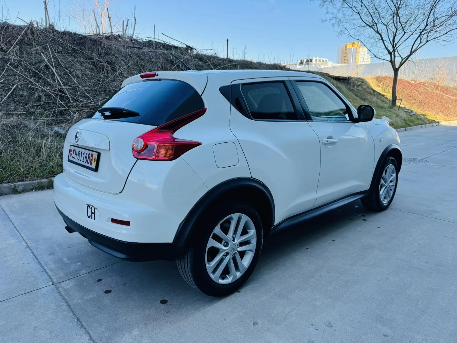 Nissan Juke 1.6i TEKNA SWISS - изображение 5