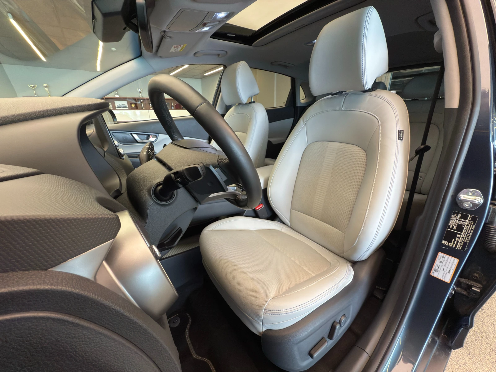 Hyundai Kona EV 64 kWh PREMIUM - изображение 10