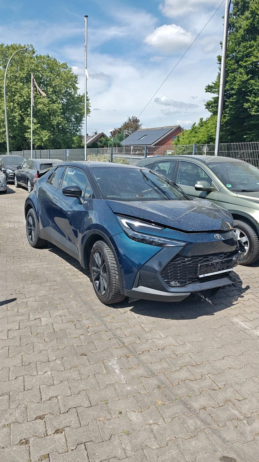 Toyota C-HR 2.0 hybrid - изображение 2