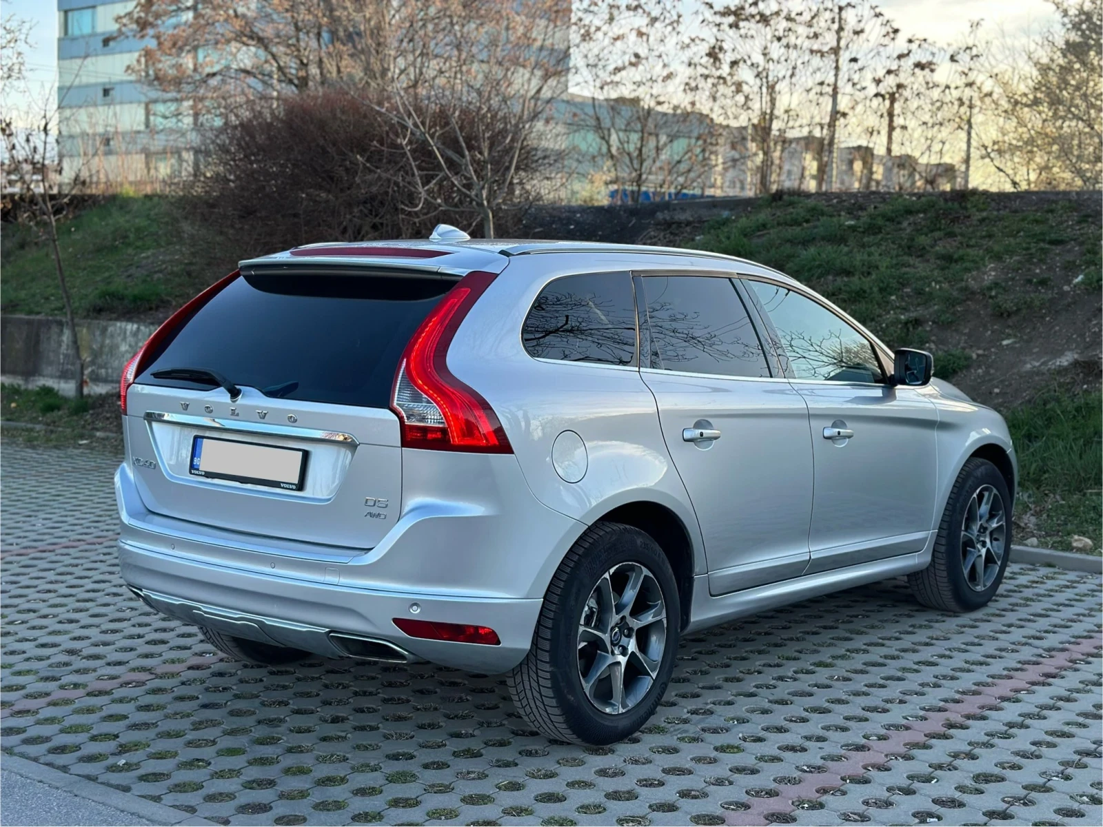 Volvo XC60 2.4D* OCEAN RACE* XENON* DISTRONIC*  - изображение 5