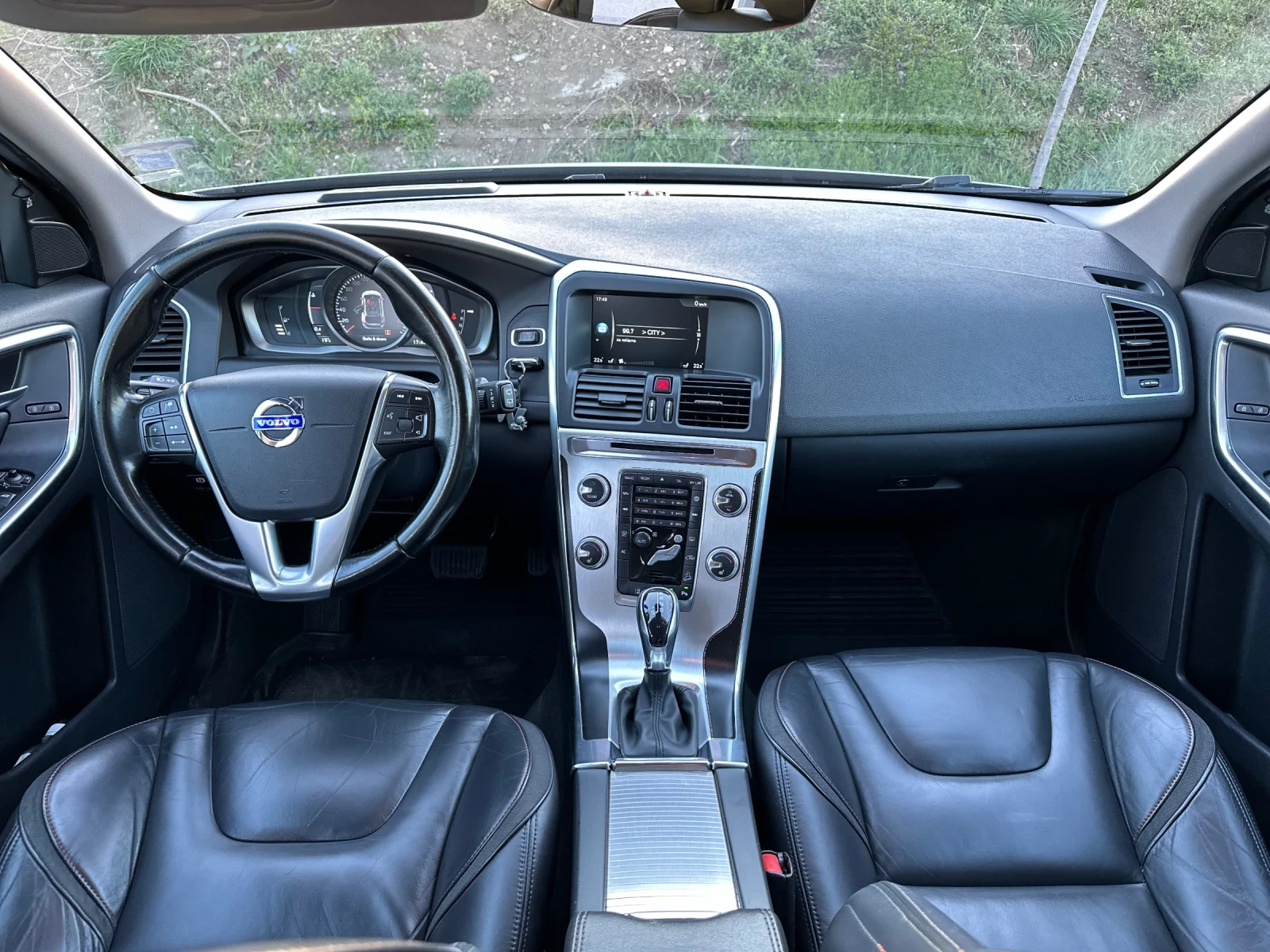 Volvo XC60 2.4D* OCEAN RACE* XENON* DISTRONIC*  - изображение 8