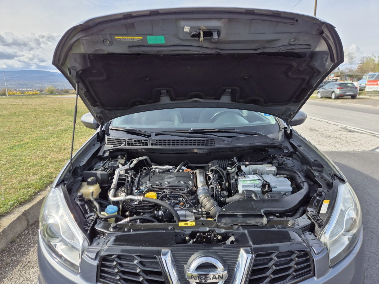 Nissan Qashqai 2.0dci 4X4Panorama, снимка 17 - Автомобили и джипове - 54016378