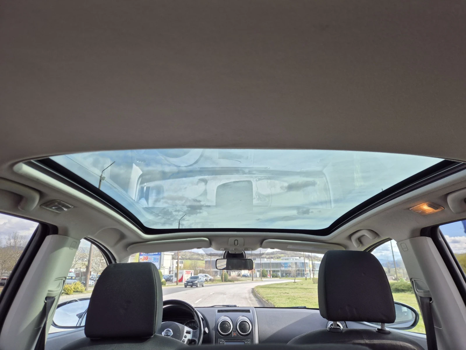 Nissan Qashqai 2.0dci 4X4Panorama, снимка 15 - Автомобили и джипове - 54016378