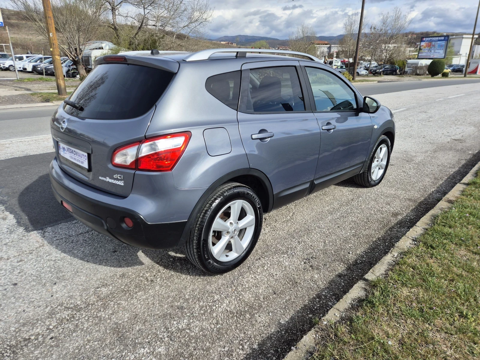 Nissan Qashqai 2.0dci 4X4Panorama, снимка 6 - Автомобили и джипове - 54016378