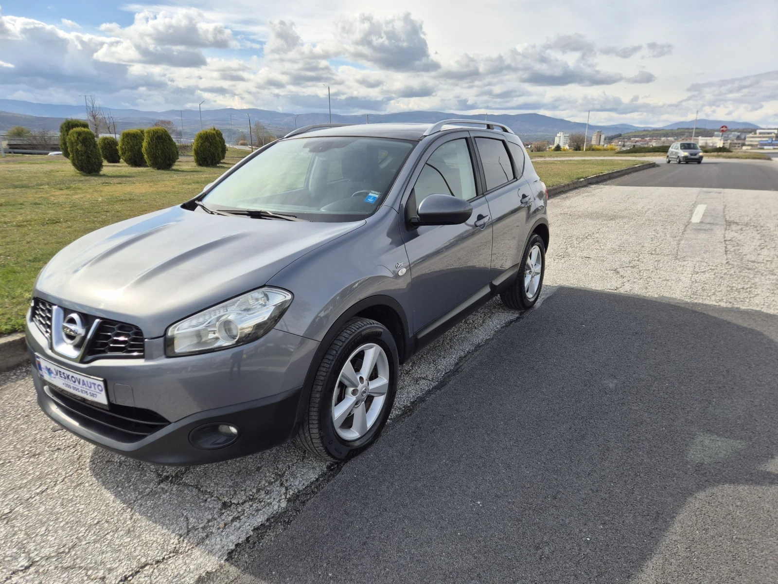 Nissan Qashqai 2.0dci 4X4Panorama, снимка 2 - Автомобили и джипове - 54016378