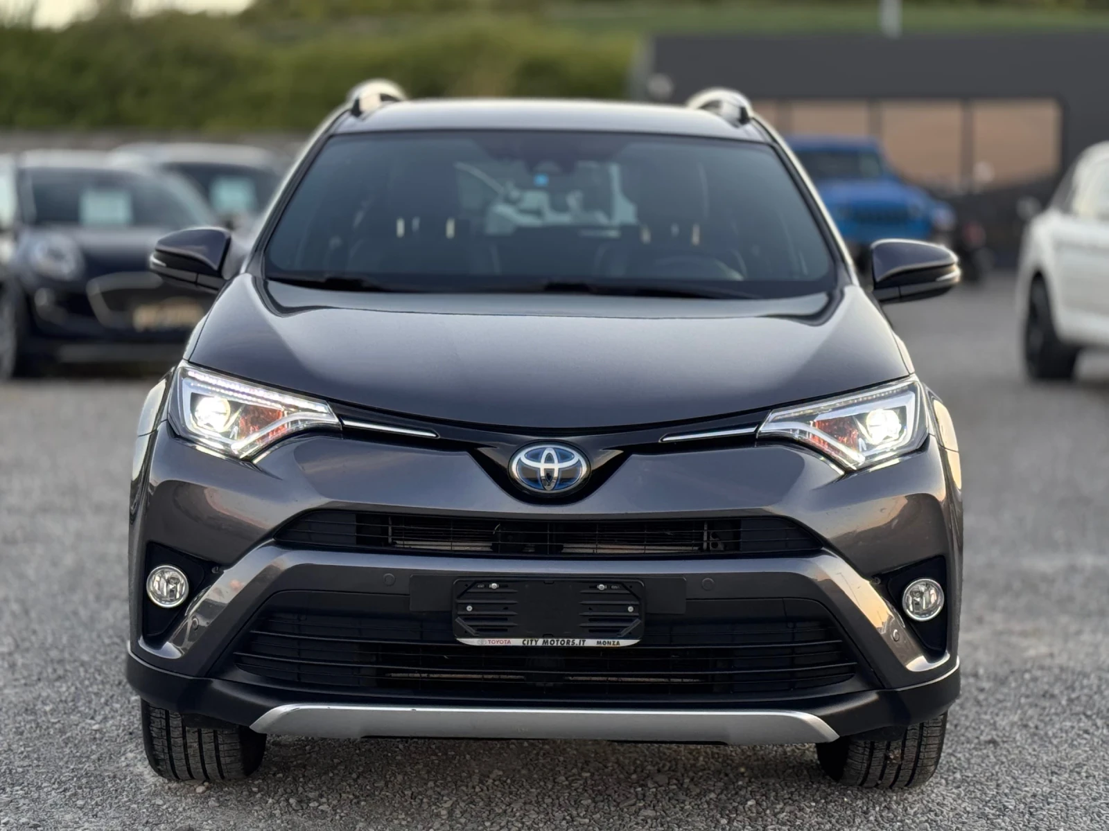 Toyota Rav4 4WD/Hybrid/Пълна сервизна история, снимка 2 - Автомобили и джипове - 54416956